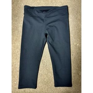 Fabletics Black 3/4 Crop Legging
